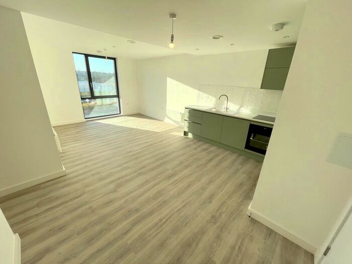 2 Bedroom Flat To Rent In Kimpton Road, Luton LU2