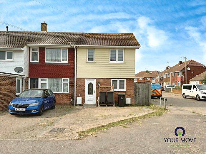 2 Bedroom End Of Terrace House For Sale In Camden Road, Broadstairs, Kent, CT10