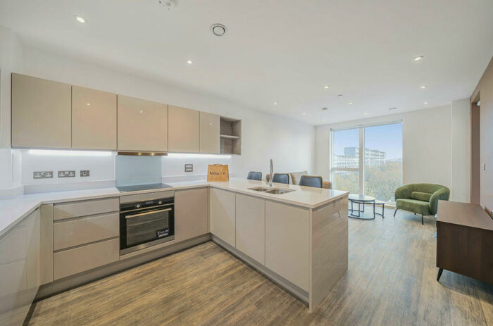 1 Bedroom Apartment To Rent In Thurlow Street, London, SE17