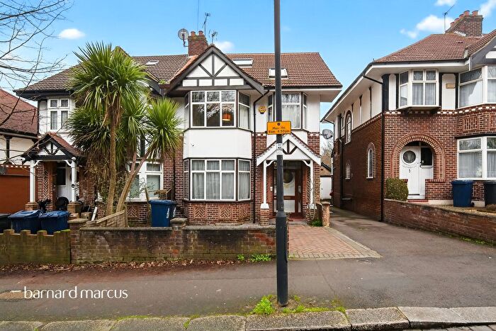4 Bedroom Semi Detached House For Sale In Brunswick Road, London, W5