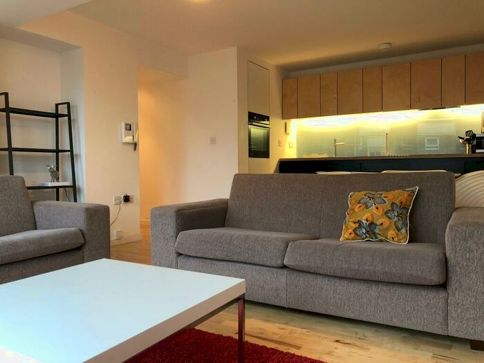 2 Bedroom Flat To Rent In Saxton, The Avenue, Leeds, West Yorkshire, LS9