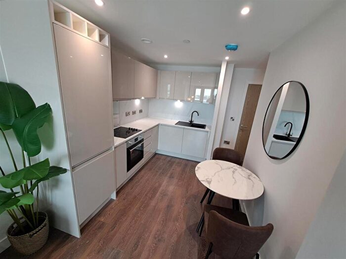 1 Bedroom Flat To Rent In Triskelion Way, Liverpool, L3