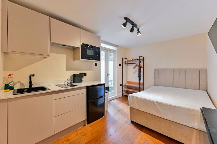 Studio To Rent In Fairholme Road, Barons Court, London, W14