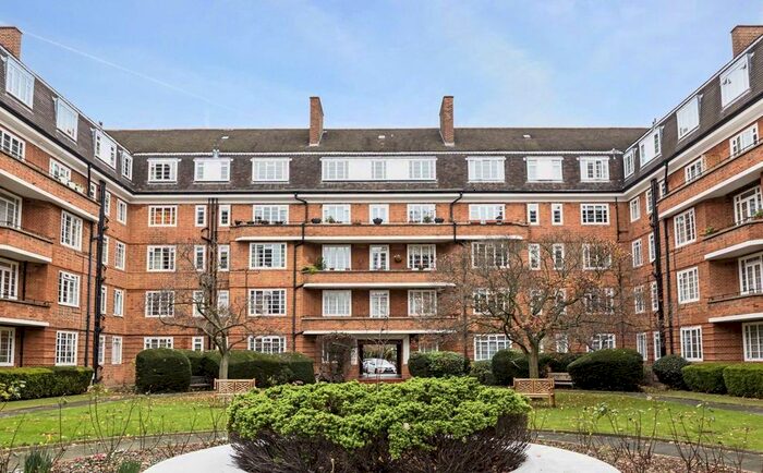3 Bedroom Flat To Rent In Watchfield Court, Sutton Court Road, London, W4