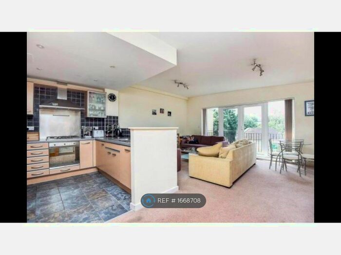 1 Bedroom Flat To Rent In Poynders Road, London, SW4