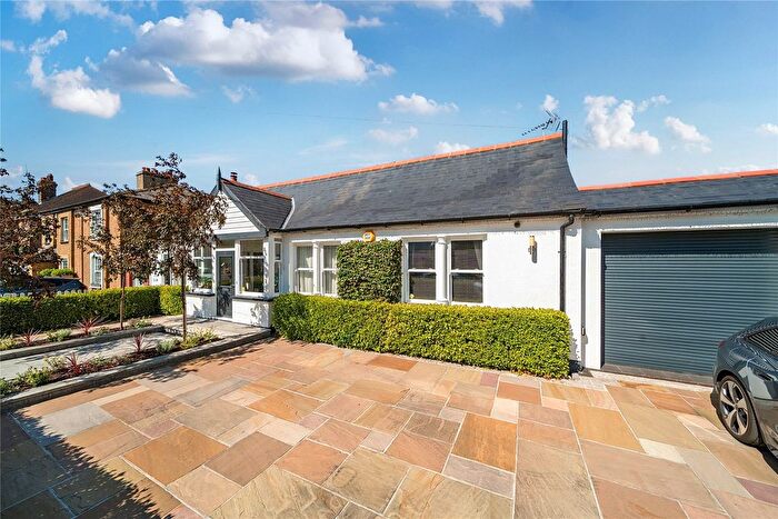 4 Bedroom Detached House For Sale In Cross Road, Bromley, BR2