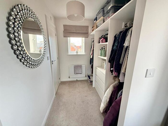 3 Bedroom Detached House For Sale In Cypress Close, Macclesfield, SK11