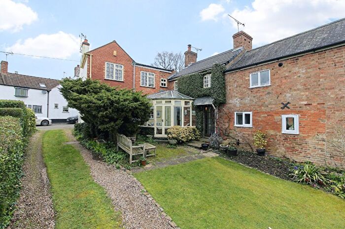 4 Bedroom Property For Sale In South Close, Arnesby, LE8