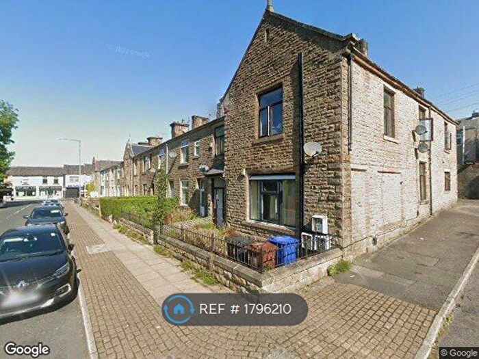 2 Bedroom Flat To Rent In Rhyddings Street, Oswaldtwistle, Accrington, BB5
