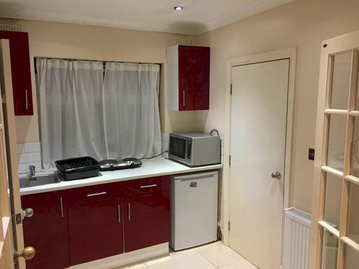 1 Bedroom Flat To Rent In Church Lane, Kingsbury, NW9