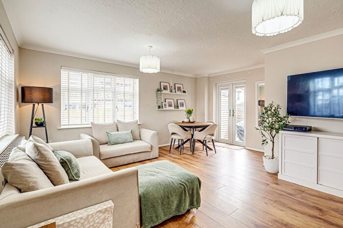 2 Bedroom Semi-Detached House To Rent In Cliffsea Grove, Leigh-On-Sea, SS9