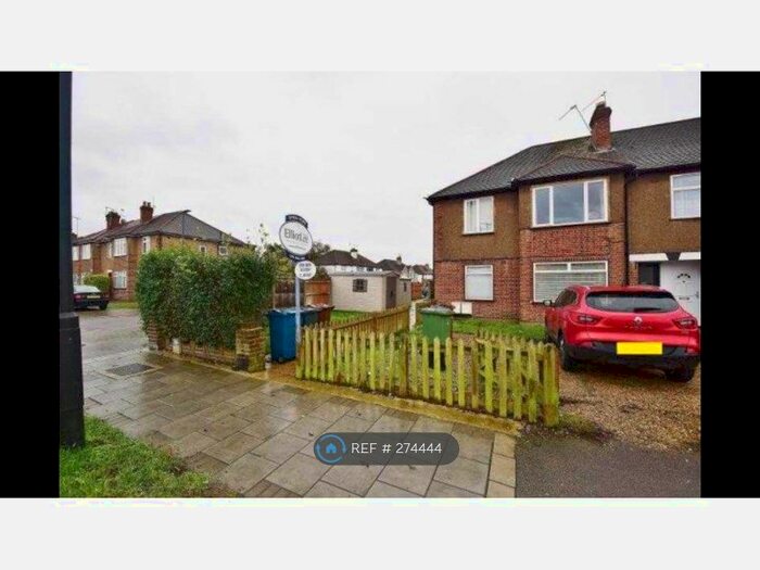 3 Bedroom Maisonette To Rent In Eastcote Lane, Harrow, HA2