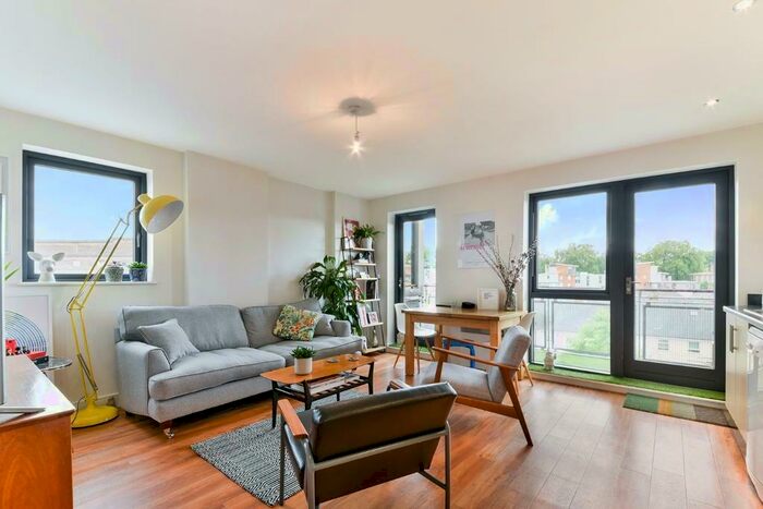 2 Bedroom Flat To Rent In Woodmill Road, Clapton, London, E5