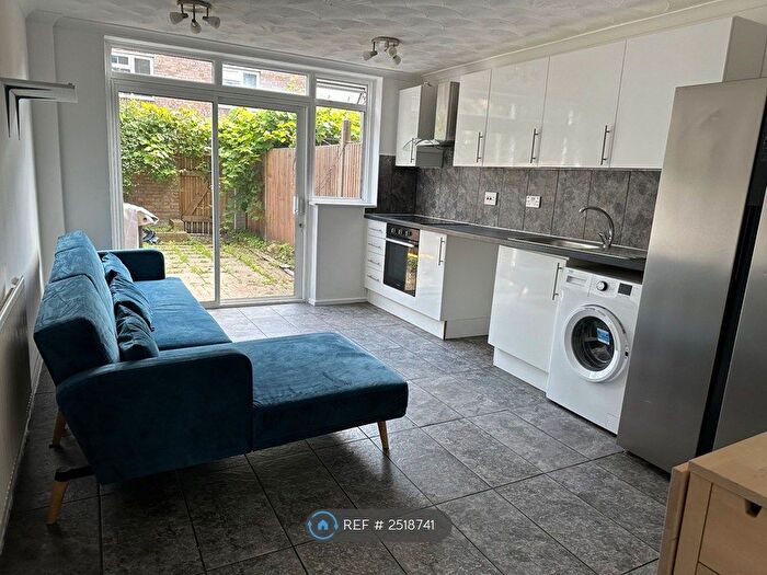 4 Bedroom Terraced House To Rent In Millfields Road, London, E5