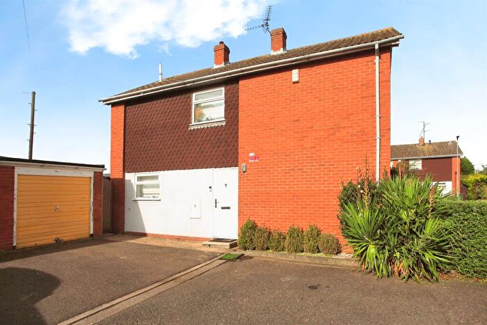 3 Bedroom Detached House For Sale In Pyecroft, Peterborough, PE1
