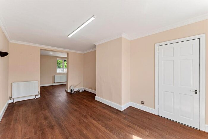 3 Bedroom Semi Detached House To Rent In Furness Road, Morden, SM4