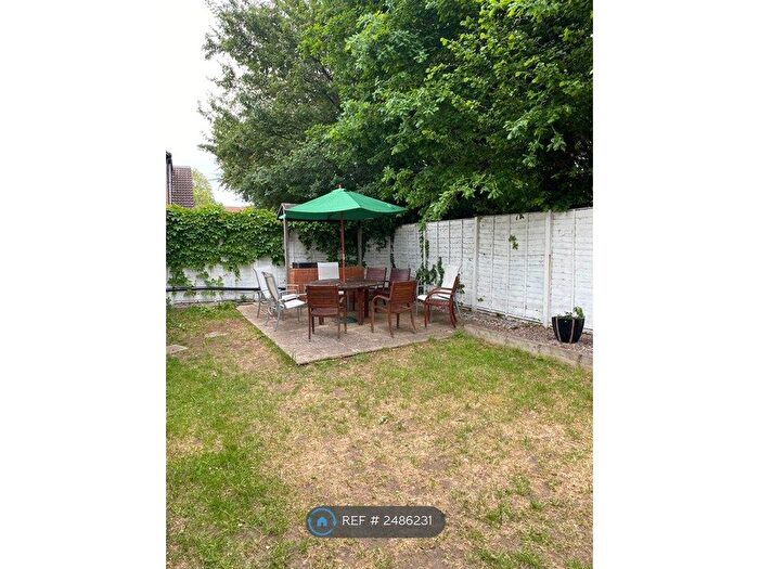 1 Bedroom Maisonette To Rent In Willow Tree Glade, Reading, RG31