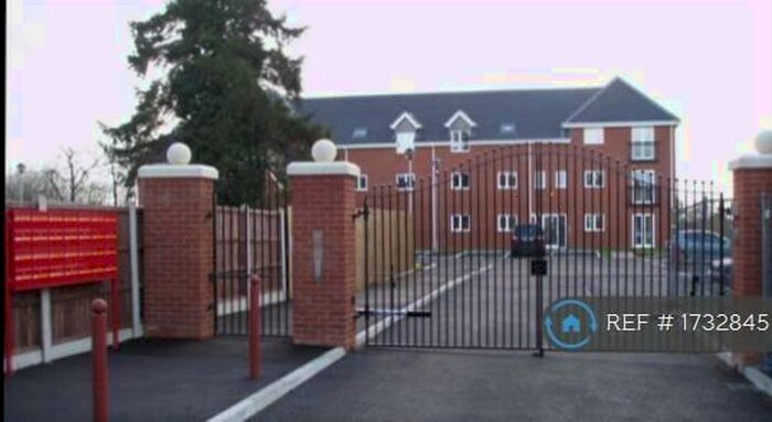 2 Bedroom Flat To Rent In Calgary Court, Romford, RM7