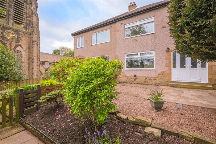 3 Bedroom Semi-Detached House For Sale In St. Matthews Drive, Halifax, HX3