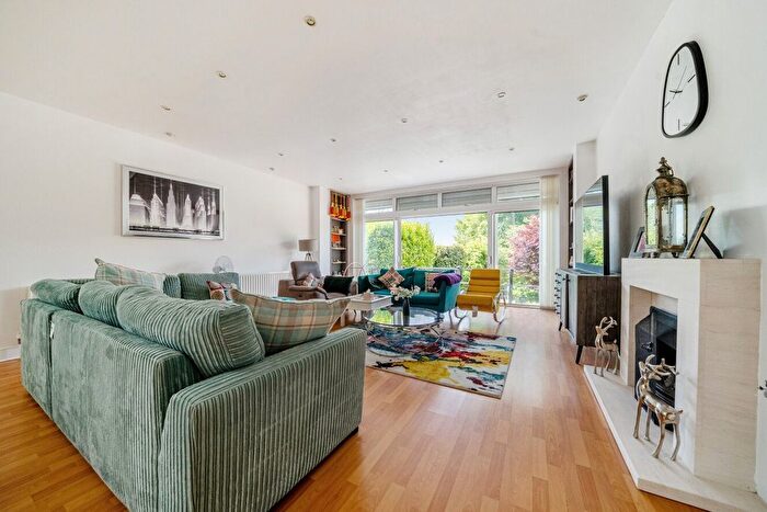 4 Bedroom Detached House To Rent In Sutherland Avenue, Biggin Hill, Kent, TN16