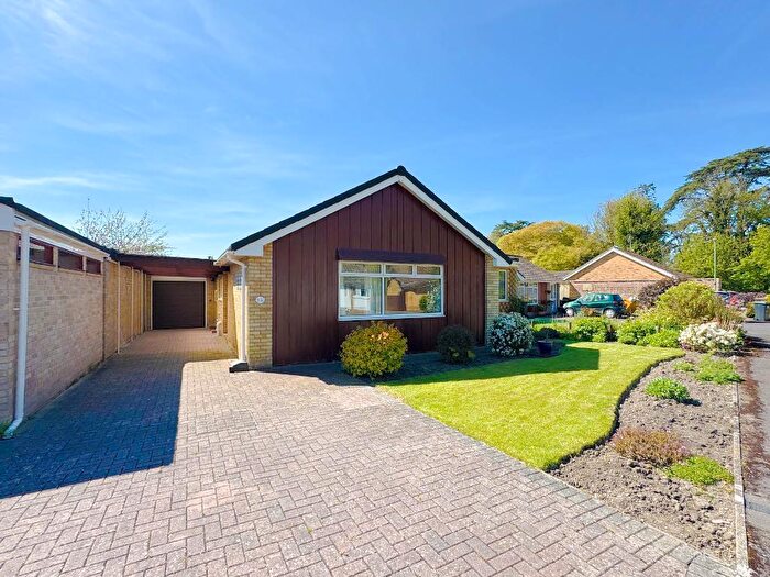 3 Bedroom Bungalow For Sale In Roundway Gardens, Devizes, Wiltshire, SN10