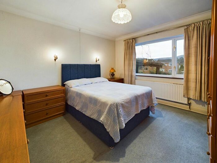 2 Bedroom Detached Bungalow For Sale In Merthyr Road, Llanfoist, NP7