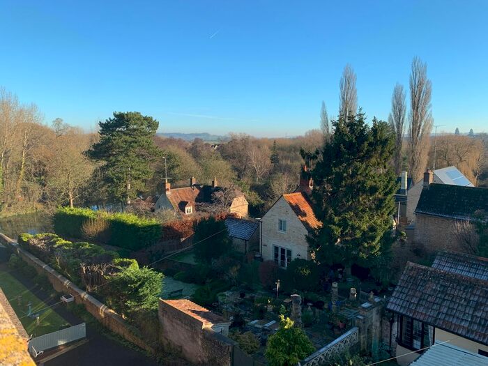 2 Bedroom Flat To Rent In St. Mary Street, Chippenham SN15