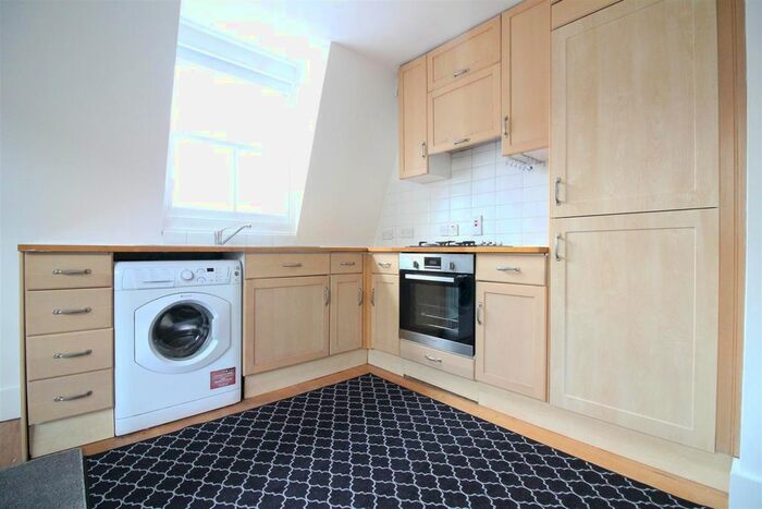 1 Bedroom Flat To Rent In York Street, Twickenham, TW1