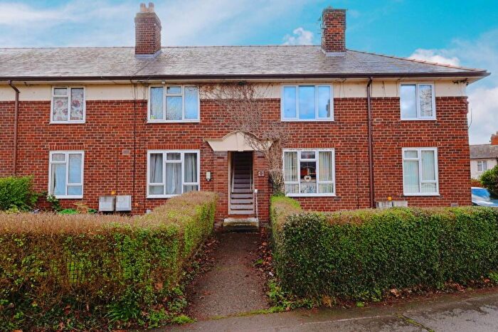 2 Bedroom Flat For Sale In Russell Grove, Wrexham, LL12