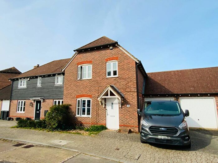 3 Bedroom End Of Terrace House To Rent In Mcarthur Drive, Kings Hill, ME19