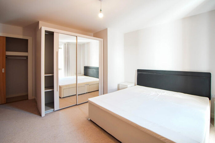 2 Bedroom Flat To Rent In Hope Quay, Wapping Wharf, BS1