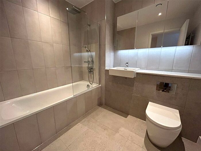 1 Bedroom Flat To Rent In Dantzic Street, Manchester, Greater Manchester, M4
