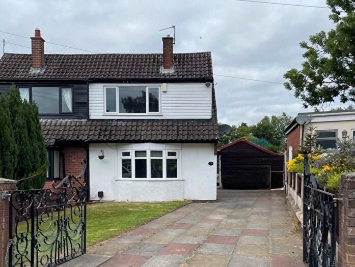 3 Bedroom Semi-Detached Bungalow To Rent In Lyne View, Hyde, Greater Manchester, SK14