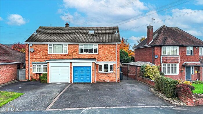5 Bedroom Semi-Detached House For Sale In Goodyers End Lane, Bedworth, Warwickshire, CV12