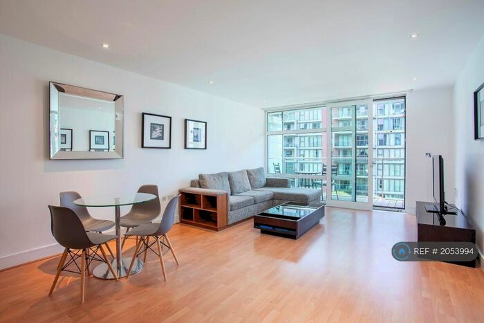 2 Bedroom Flat To Rent In Howard Building, London, SW11