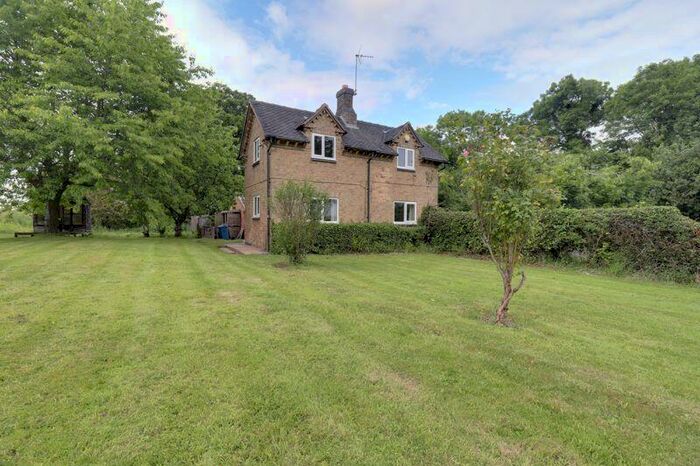 3 Bedroom Cottage For Sale In Hilltop Farm, Lawnhead, Stafford, ST20