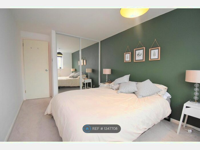 1 Bedroom Flat To Rent In Woodfall Drive, Crayford, DA1