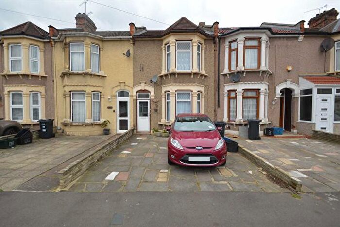 3 Bedroom Terraced House To Rent In Thorold Road, Ilford, IG1