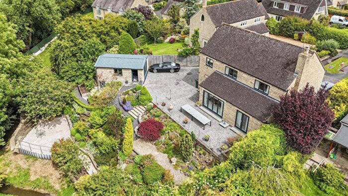 4 Bedroom Detached House For Sale In Cotswold Close, Tredington, CV36