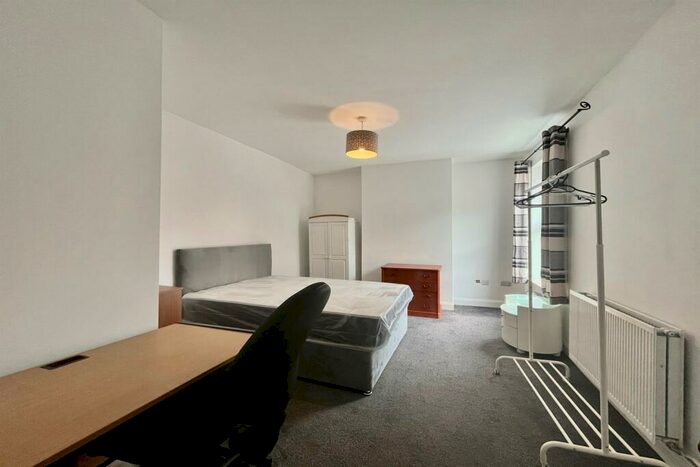 5 Bedroom Flat To Rent In Cowley, Oxford, Oxfordshire, OX4