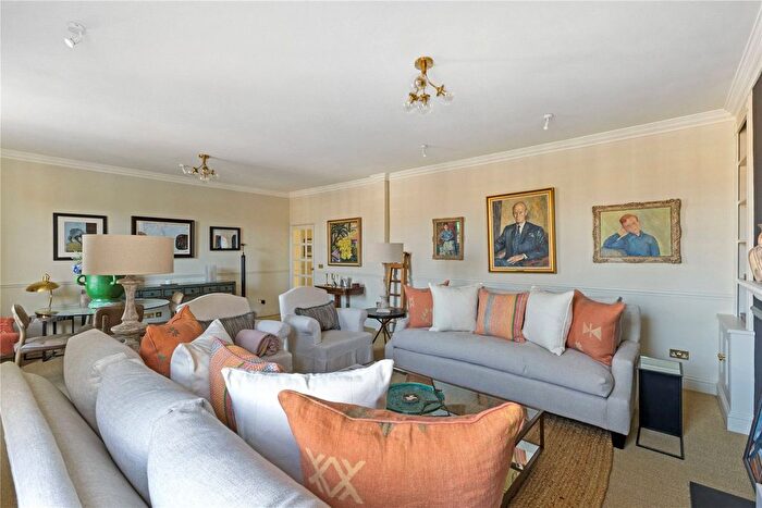 2 Bedroom Flat To Rent In Rivermead Court, Ranelagh Gardens, London, SW6