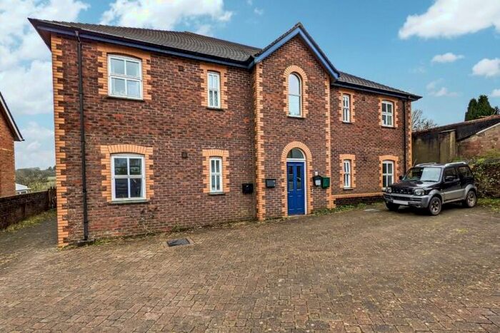 2 Bedroom Flat To Rent In Menors Place, Holsworthy, EX22