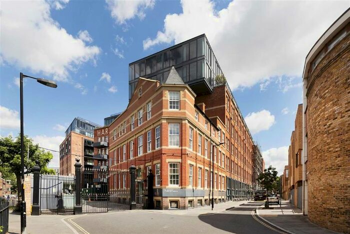 3 Bedroom Flat To Rent In Green Walk, London, SE1