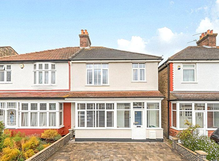 3 Bedroom Semi-Detached House For Sale In Longlands Road, Sidcup, DA15