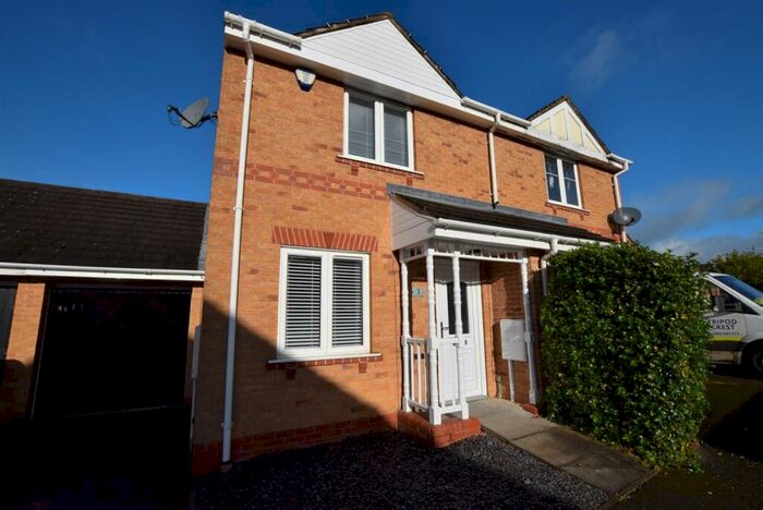 2 Bedroom Semi-Detached House To Rent In Hallgate Close, Oakwood, Derby, Derbyshire, DE21