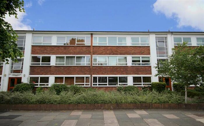 2 Bedroom Flat To Rent In Hatherley Road, Kew, Richmond, TW9