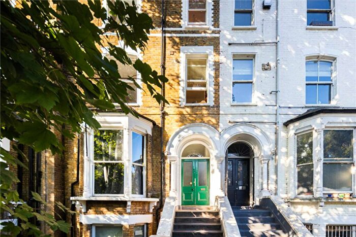 2 Bedroom Flat To Rent In Amhurst Road, Hackney, London, E8