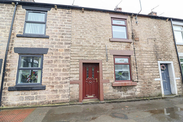 2 Bedroom Terraced House To Rent In High Street West, Glossop, SK13