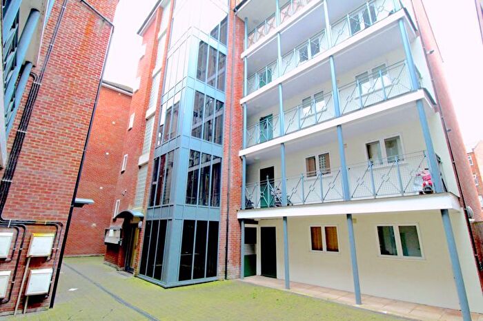 2 Bedroom Flat For Sale In Auction House Court, John Street, Luton, LU1