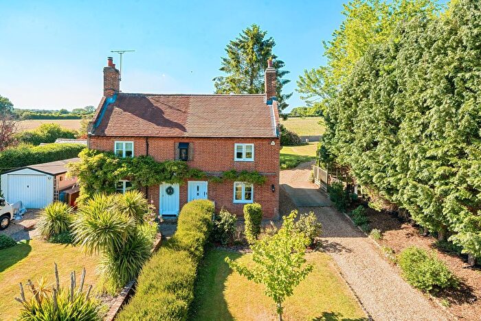 3 Bedroom Semi-Detached House For Sale In Turnpike Cottages, Upper Froyle, Alton, Hampshire, GU34